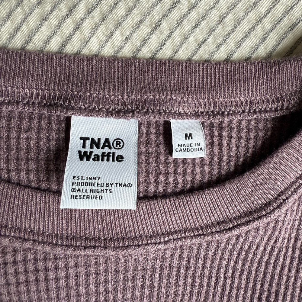 TNA Mauve Cropped Waffle Long-Sleeve Top - Picture 3 of 3